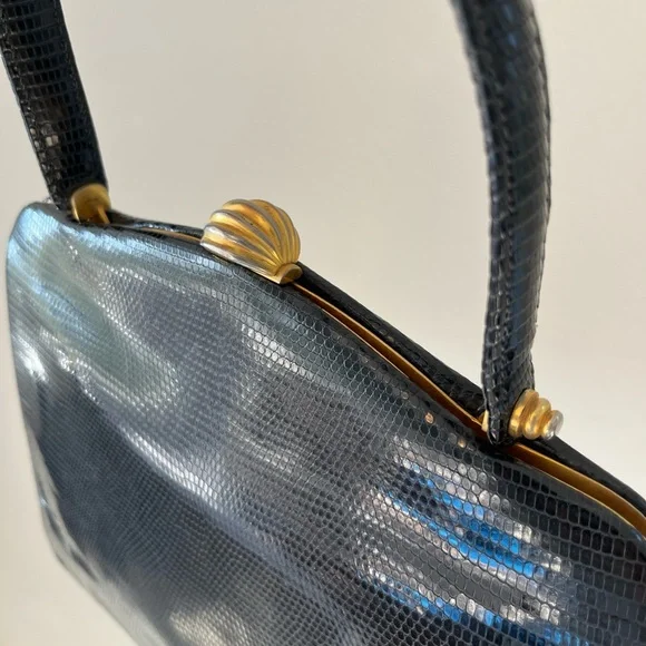 Elegant Vintage Black Eelskin Kisslock Leather Handbag - Picture 4 of 11